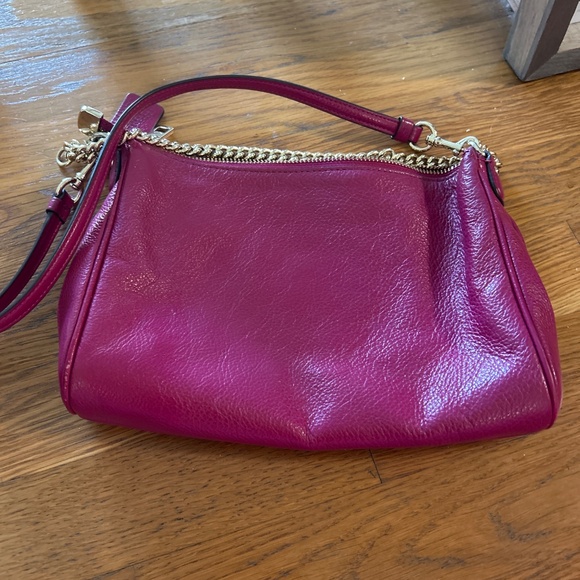 Coach hot pink bag with gold chain - Picture 3 of 3